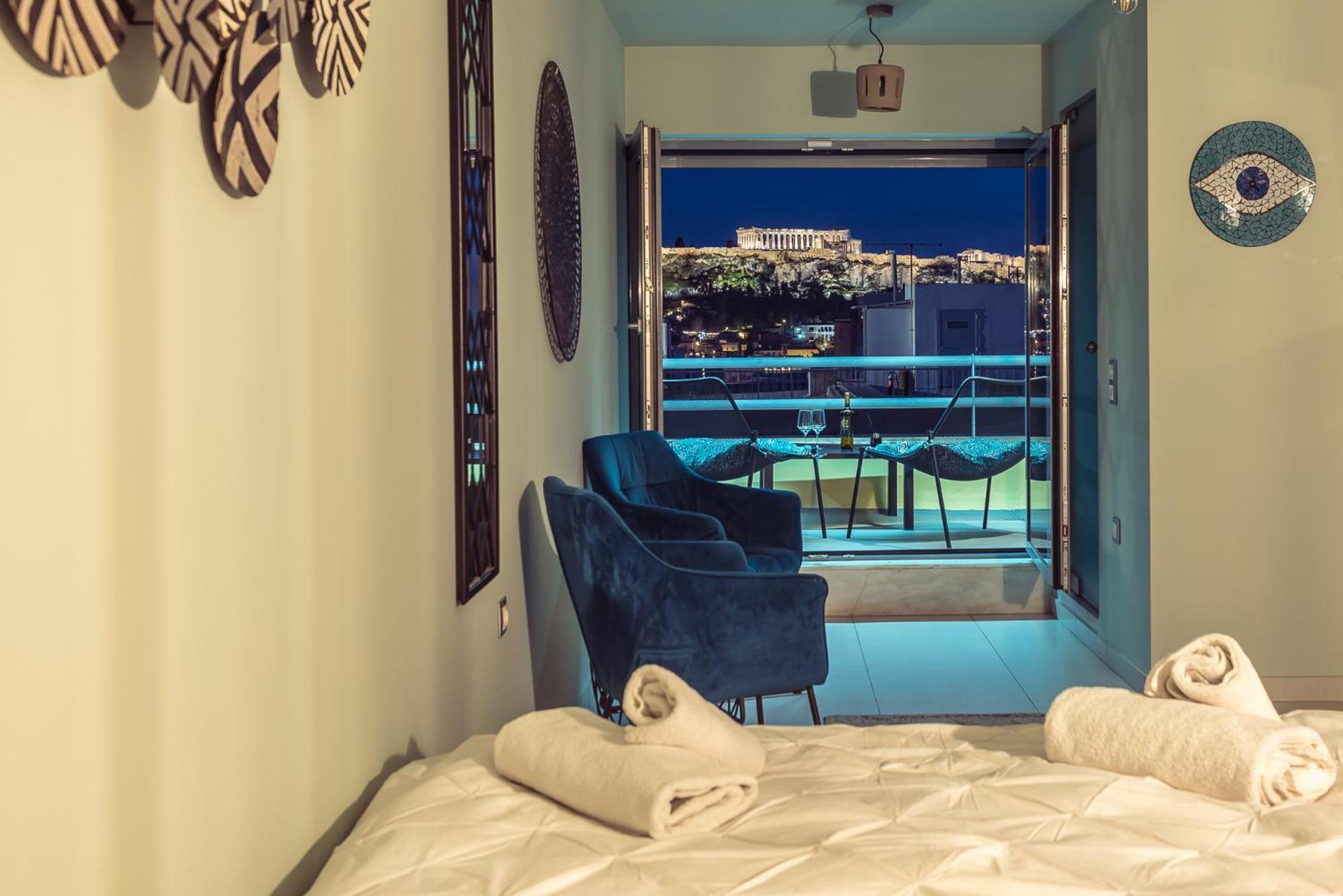 Acropolis View Mini Sky Suite & Hot Tub เอเธนส์ ภายนอก รูปภาพ
