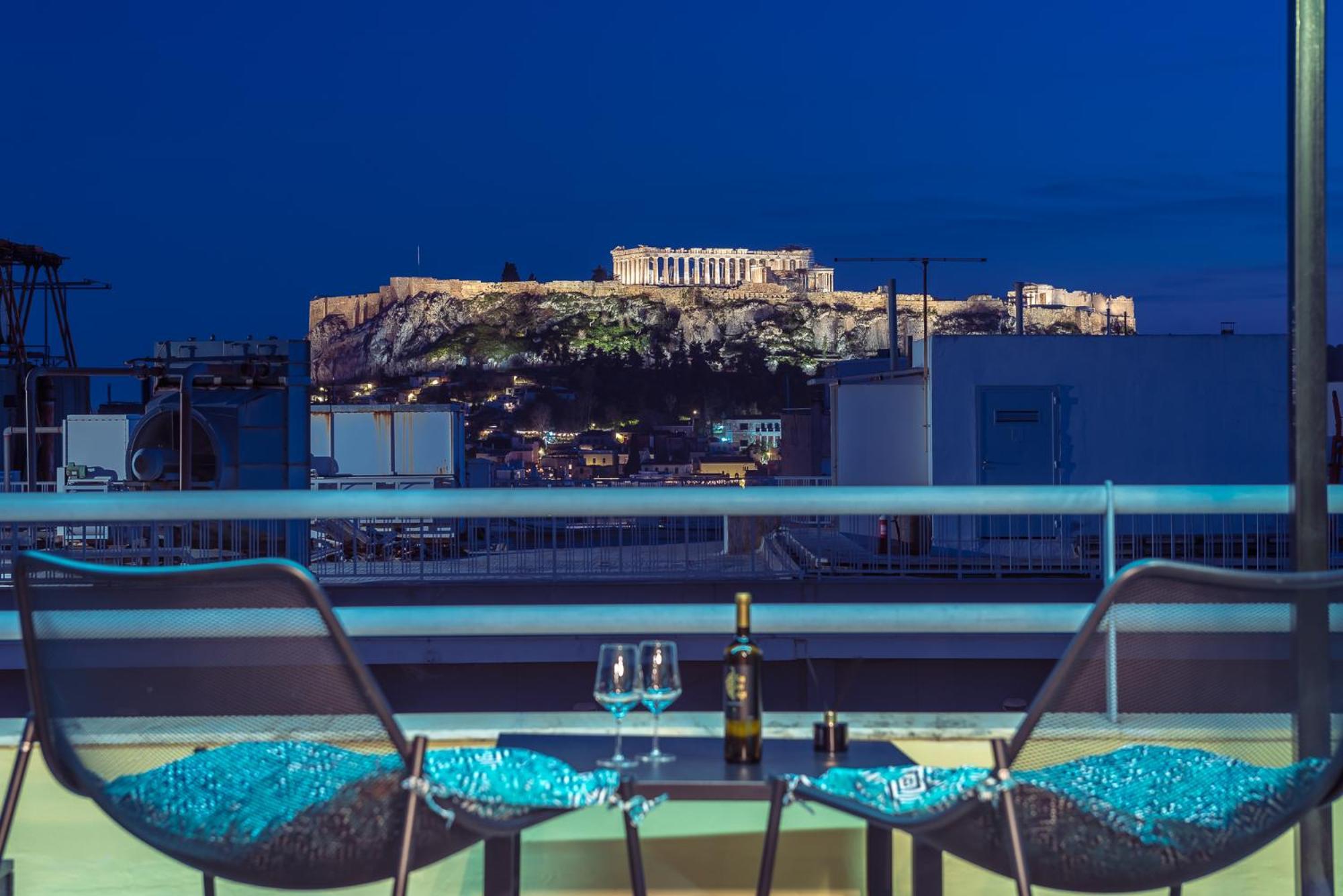 Acropolis View Mini Sky Suite & Hot Tub เอเธนส์ ภายนอก รูปภาพ