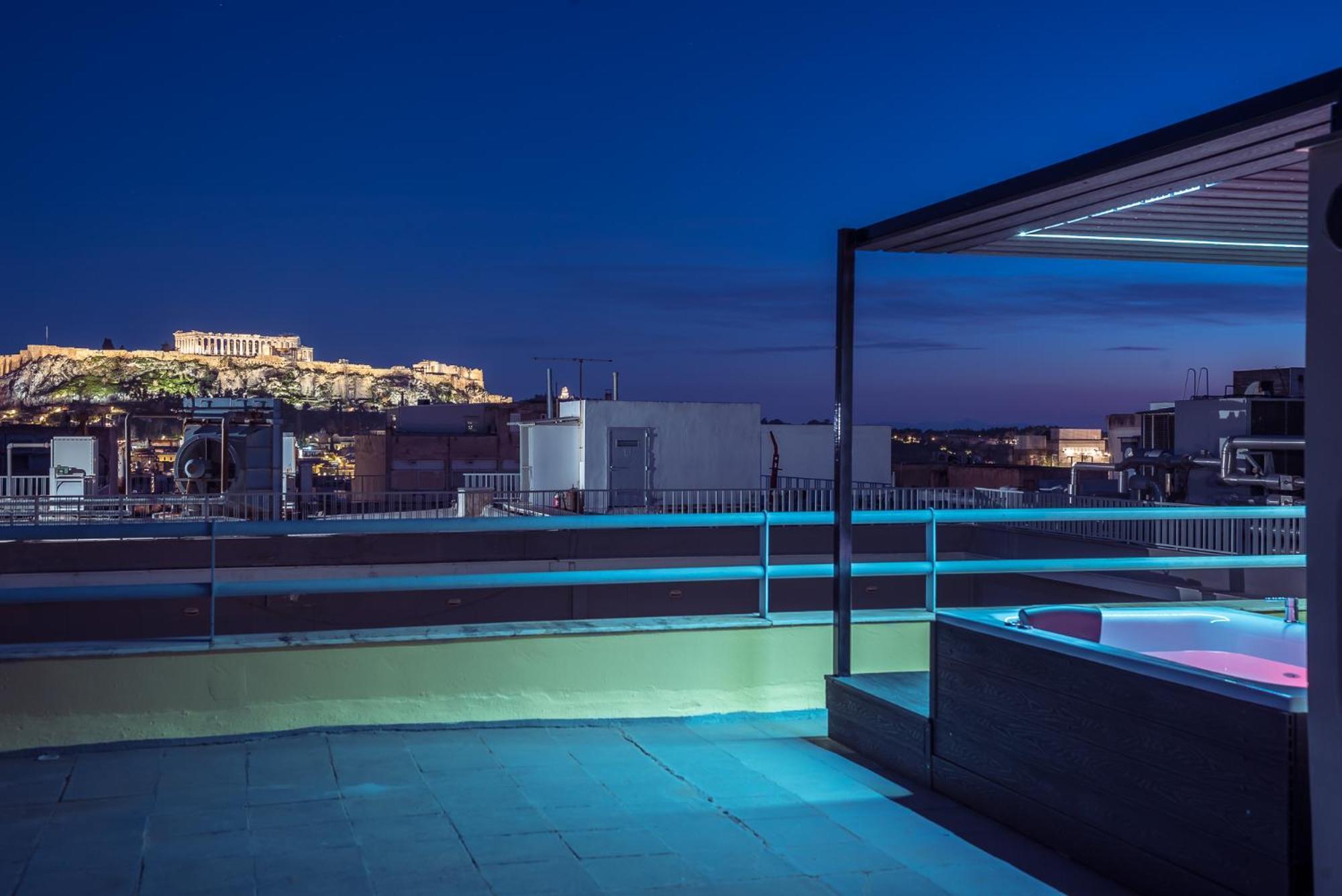 Acropolis View Mini Sky Suite & Hot Tub เอเธนส์ ภายนอก รูปภาพ