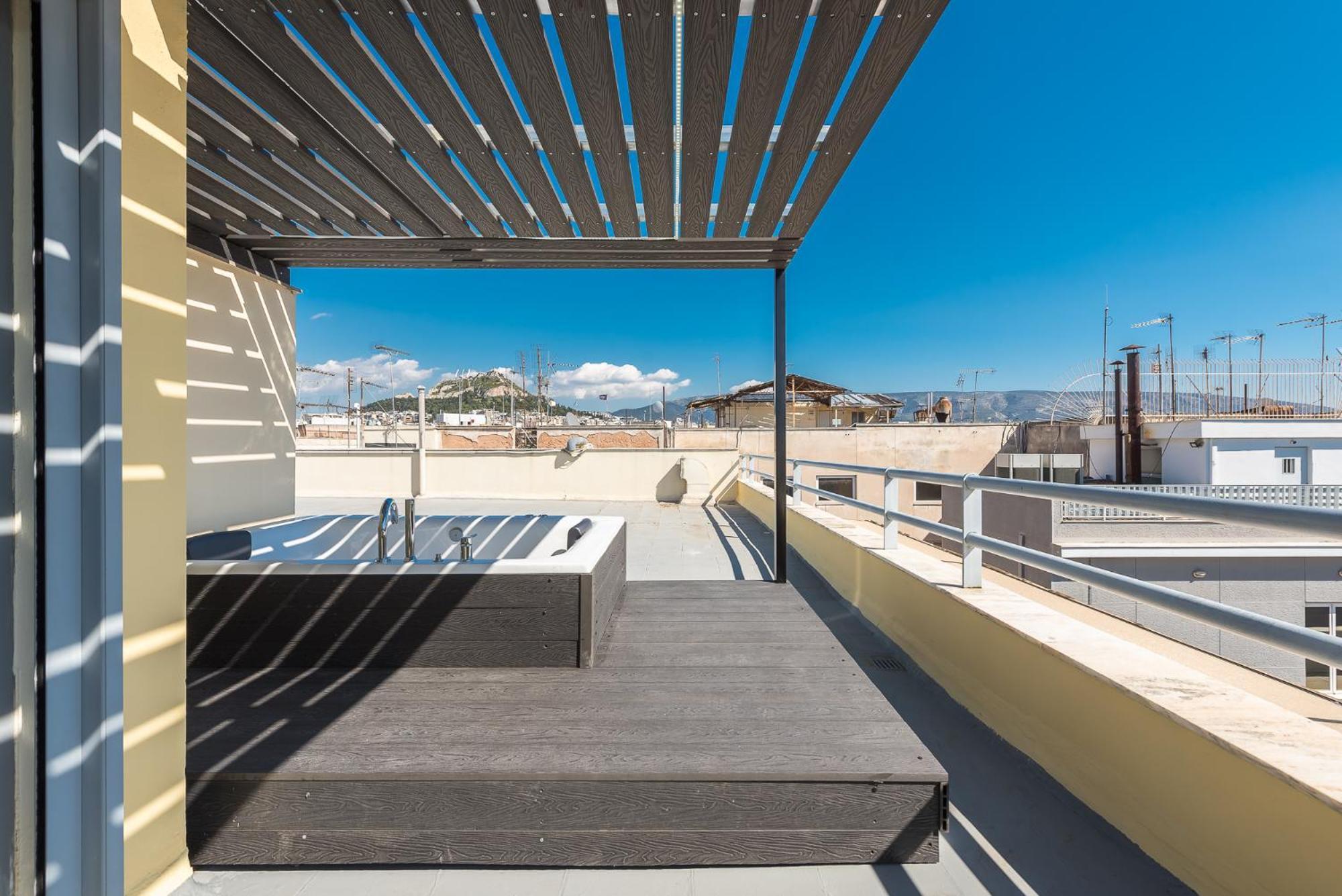 Acropolis View Mini Sky Suite & Hot Tub เอเธนส์ ภายนอก รูปภาพ