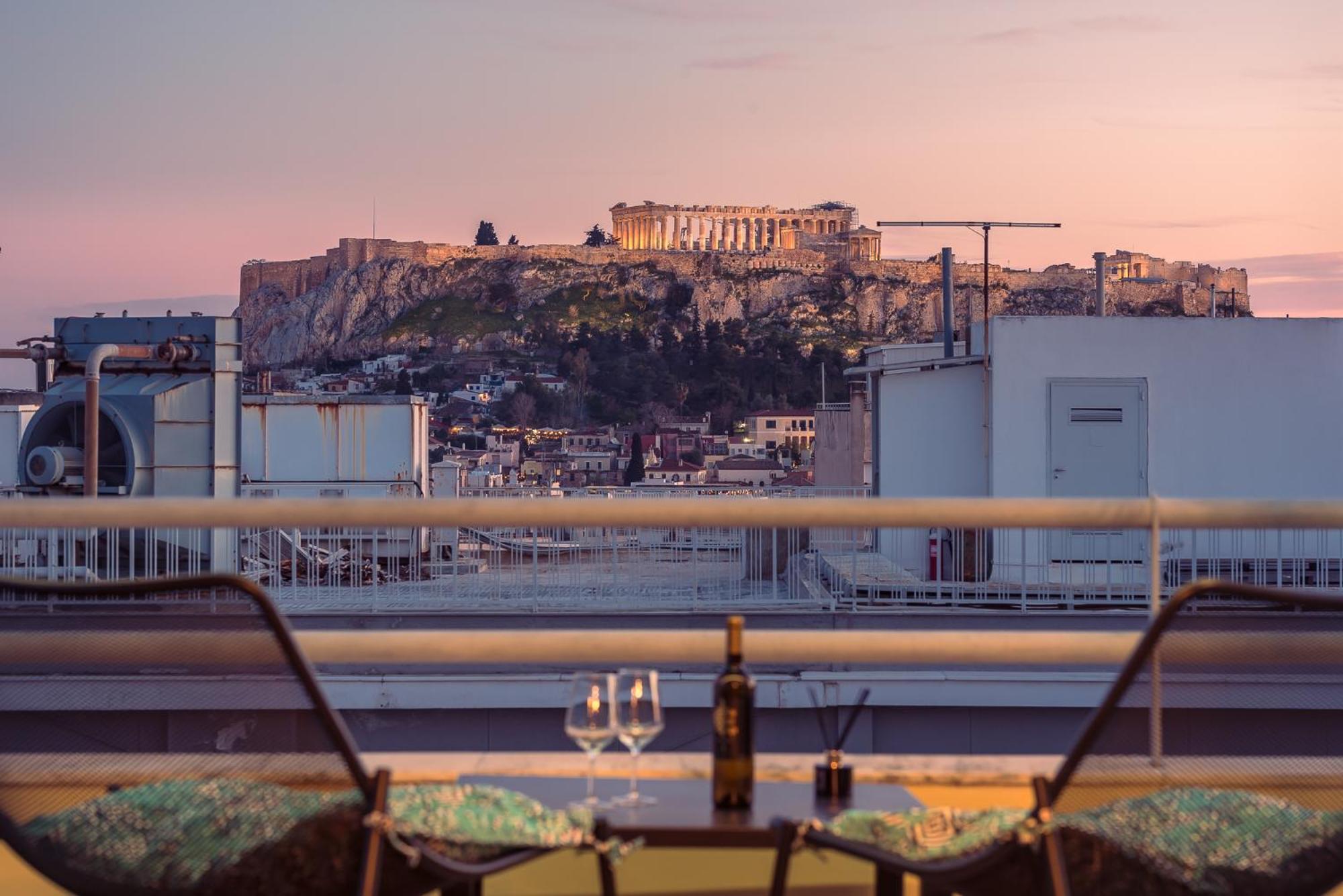 Acropolis View Mini Sky Suite & Hot Tub เอเธนส์ ภายนอก รูปภาพ