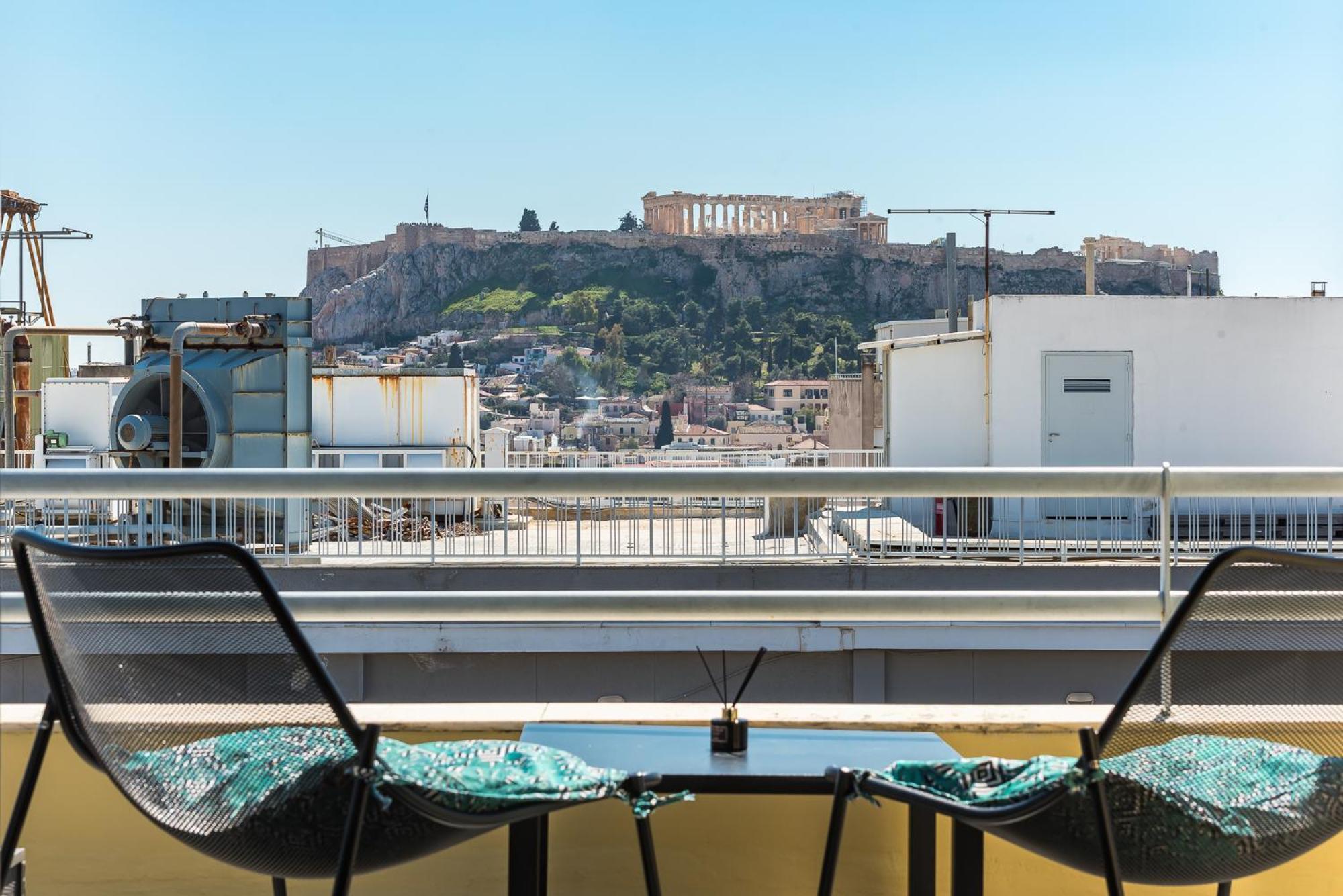 Acropolis View Mini Sky Suite & Hot Tub เอเธนส์ ภายนอก รูปภาพ