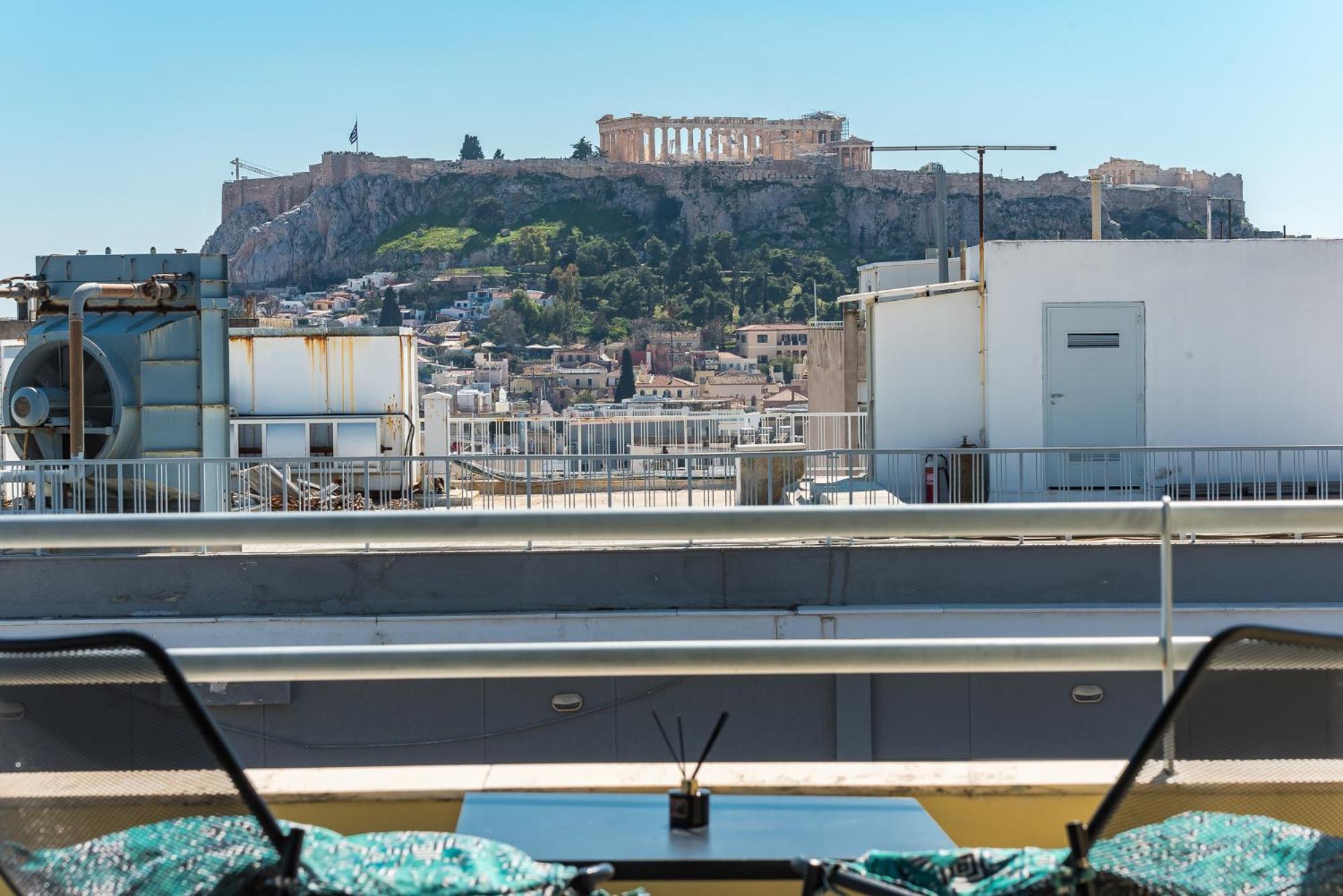 Acropolis View Mini Sky Suite & Hot Tub เอเธนส์ ภายนอก รูปภาพ