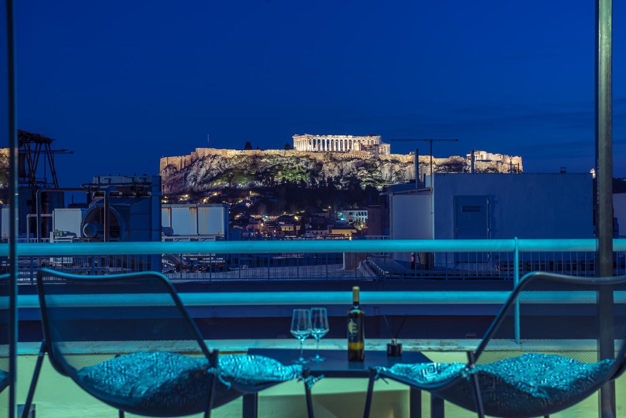 Acropolis View Mini Sky Suite & Hot Tub เอเธนส์ ภายนอก รูปภาพ