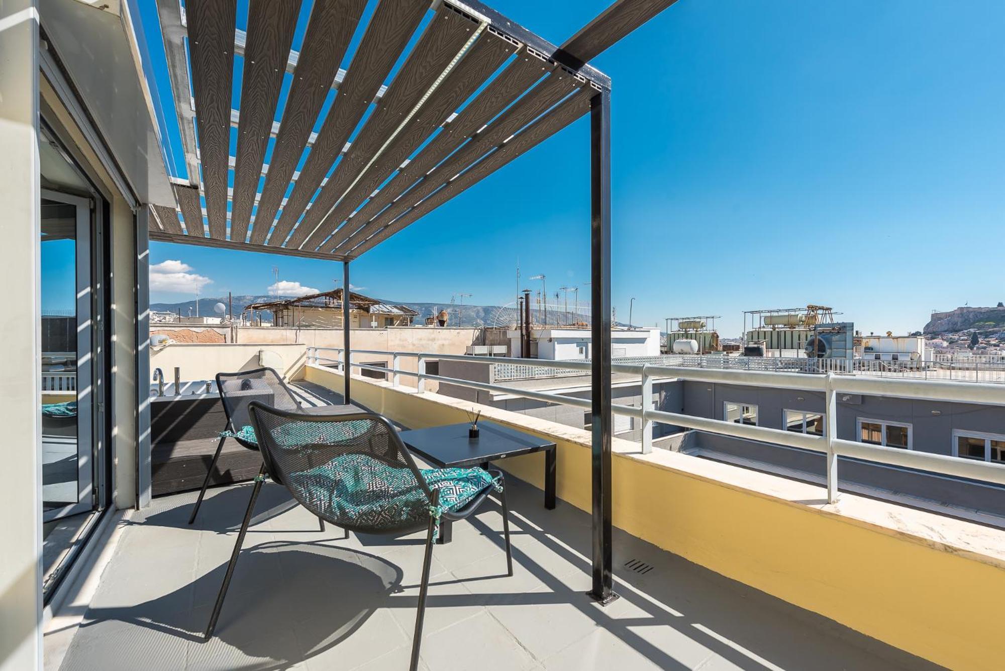 Acropolis View Mini Sky Suite & Hot Tub เอเธนส์ ภายนอก รูปภาพ