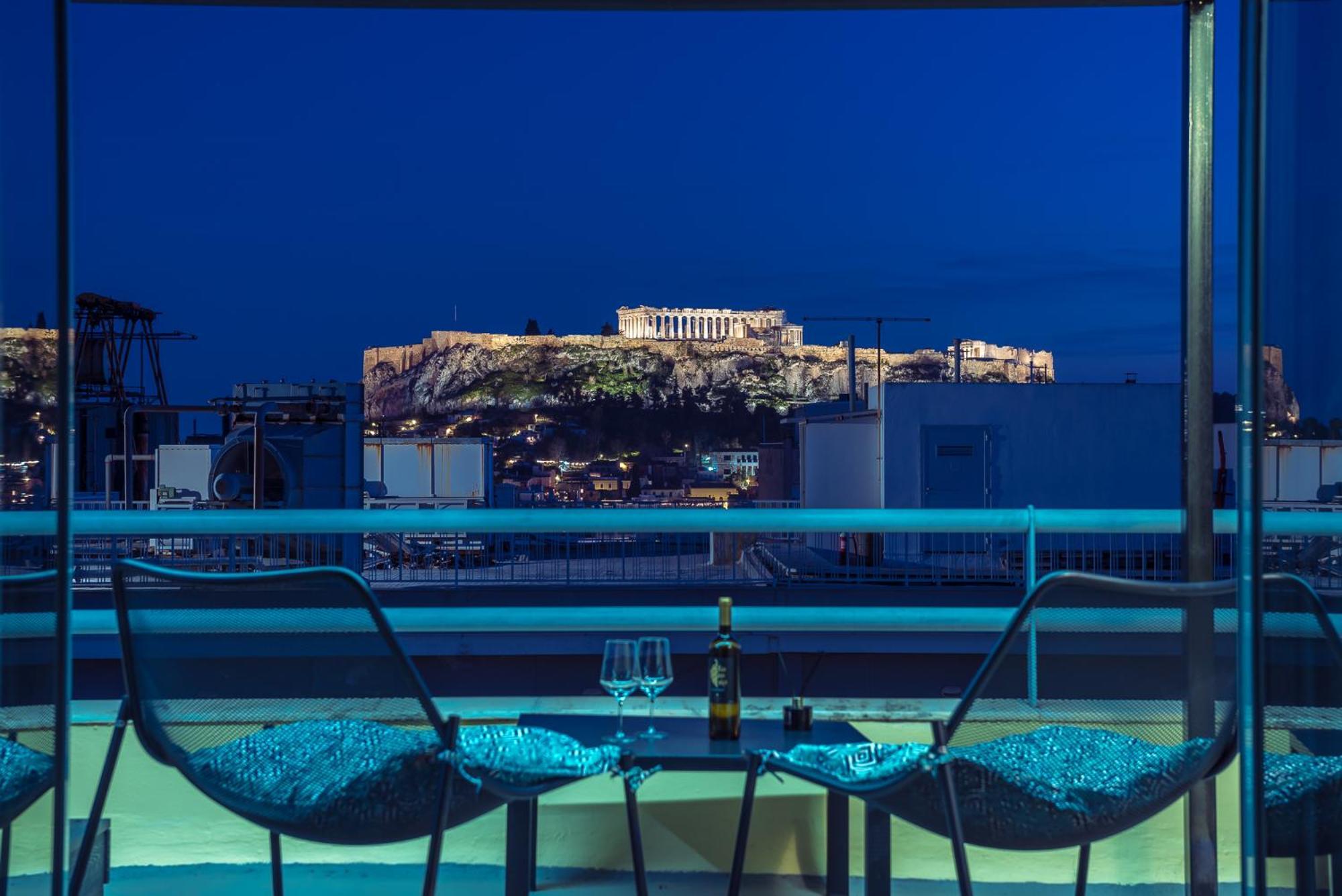 Acropolis View Mini Sky Suite & Hot Tub เอเธนส์ ภายนอก รูปภาพ
