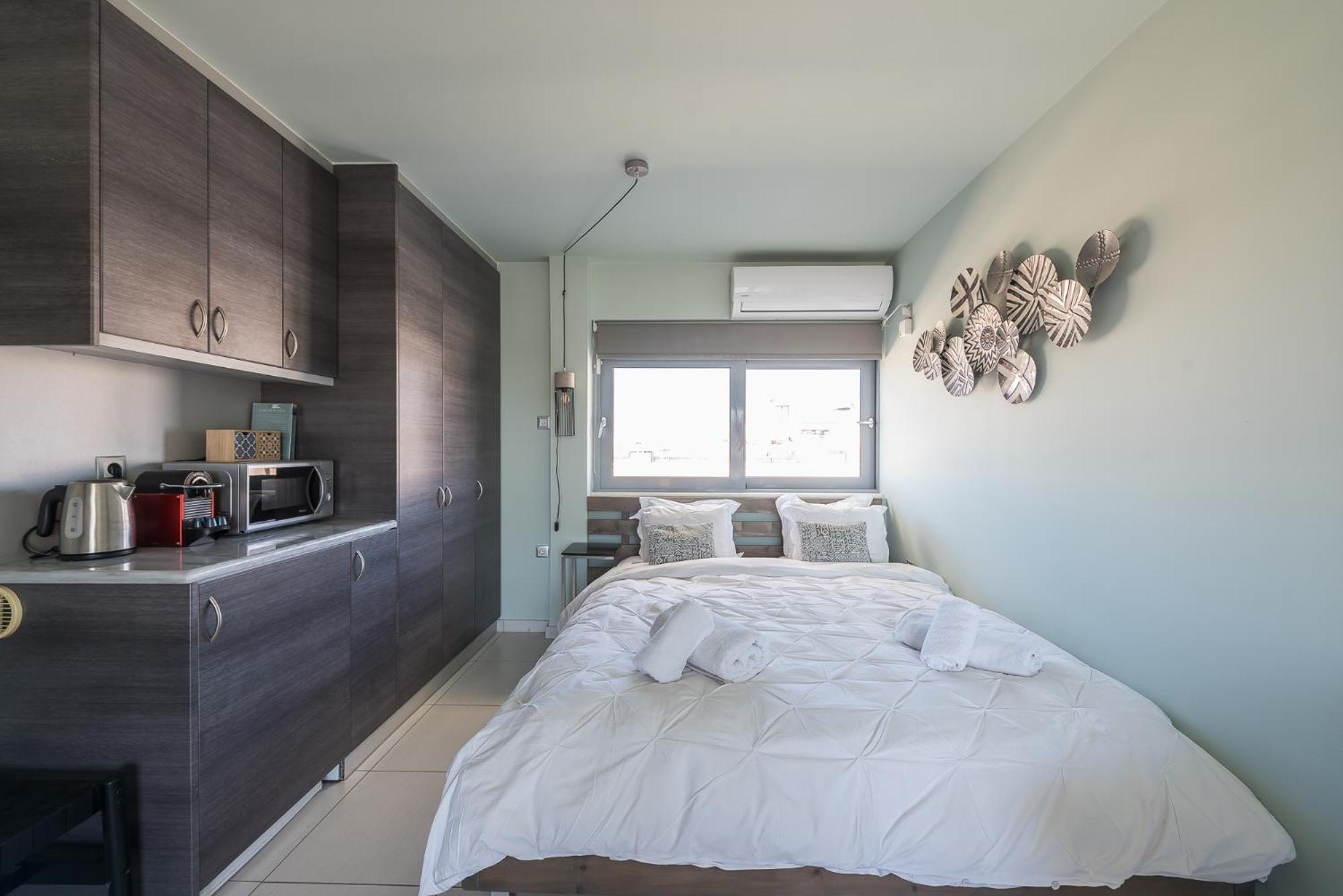 Acropolis View Mini Sky Suite & Hot Tub เอเธนส์ ภายนอก รูปภาพ