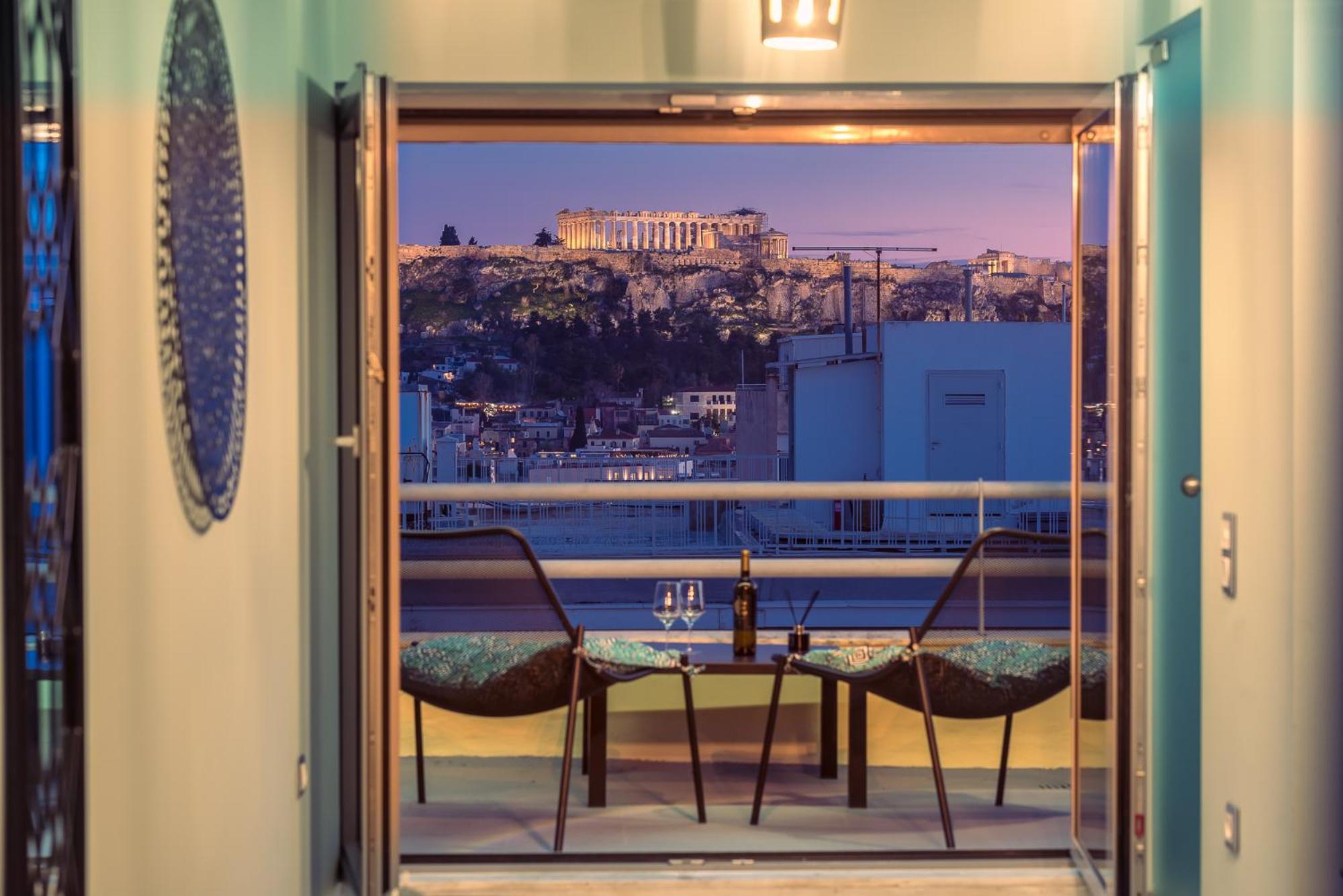 Acropolis View Mini Sky Suite & Hot Tub เอเธนส์ ภายนอก รูปภาพ