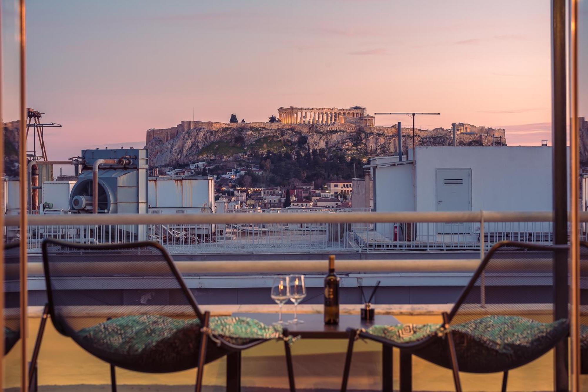 Acropolis View Mini Sky Suite & Hot Tub เอเธนส์ ภายนอก รูปภาพ