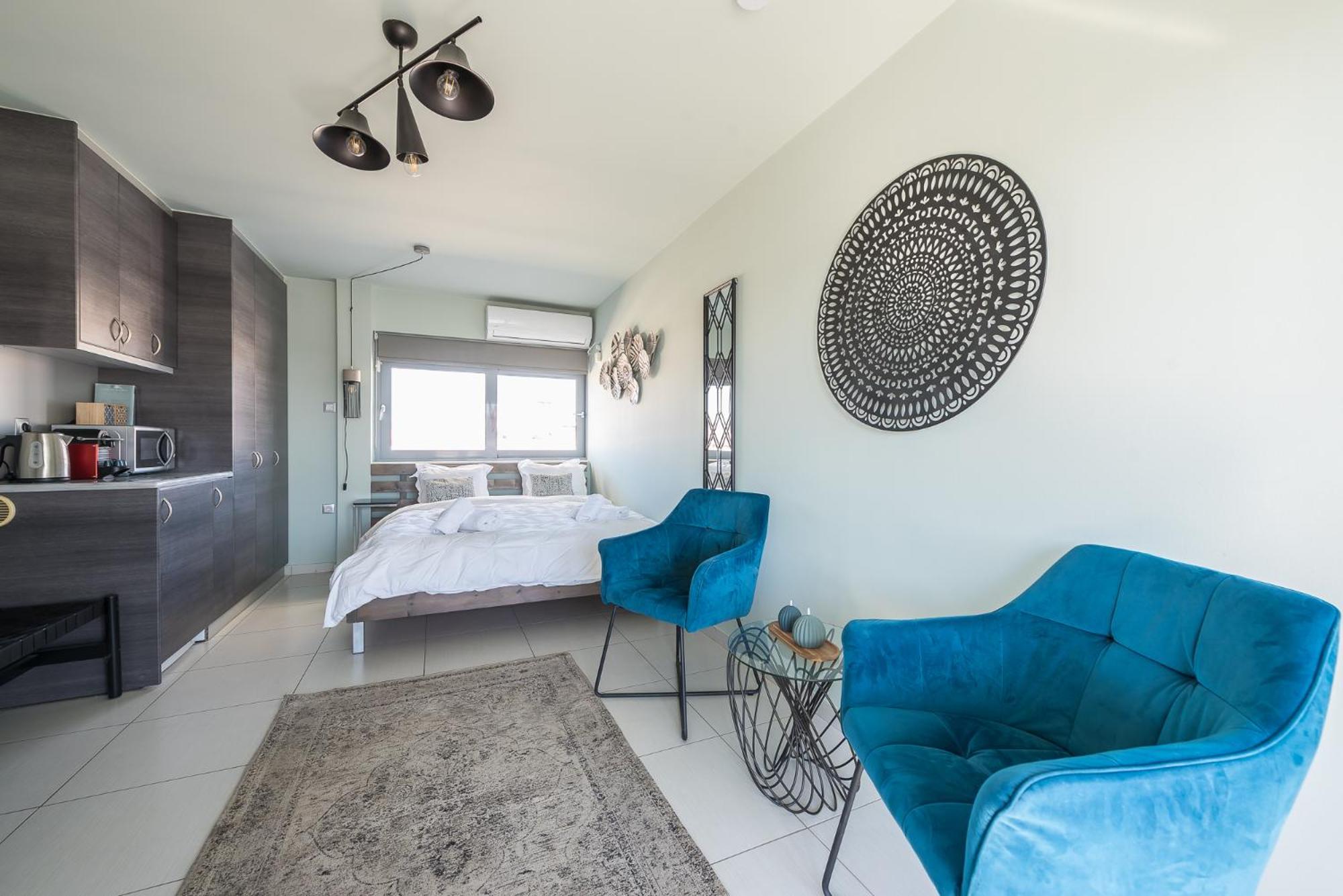 Acropolis View Mini Sky Suite & Hot Tub เอเธนส์ ภายนอก รูปภาพ