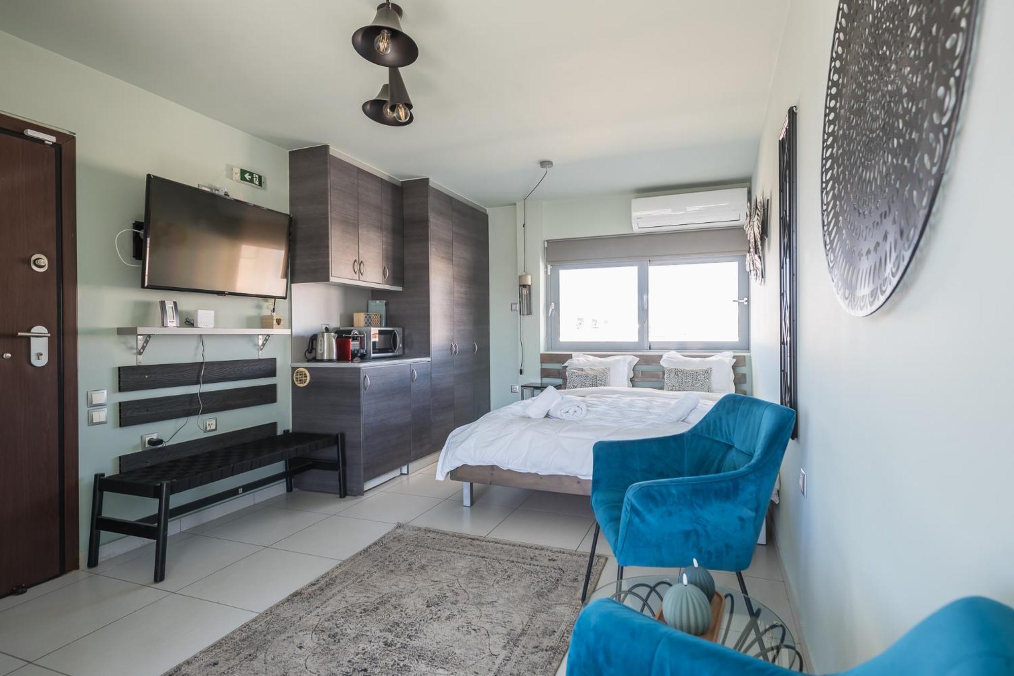 Acropolis View Mini Sky Suite & Hot Tub เอเธนส์ ภายนอก รูปภาพ