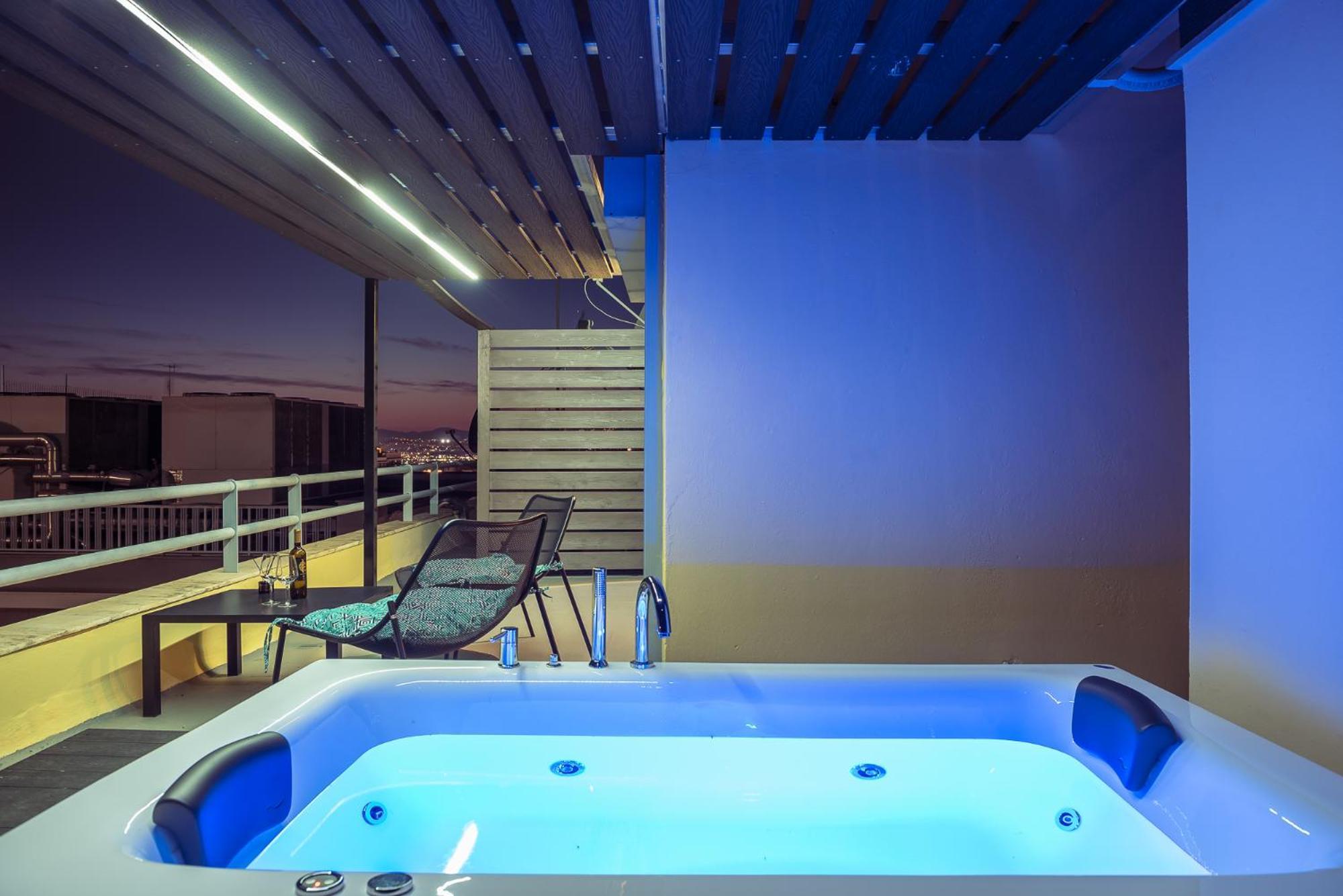 Acropolis View Mini Sky Suite & Hot Tub เอเธนส์ ภายนอก รูปภาพ
